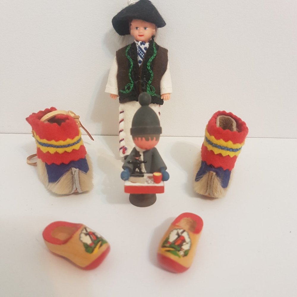 Vintage Miniature pair WOOD SHOES Holland Czechoslovakian Doll Sweden Shoes Lot